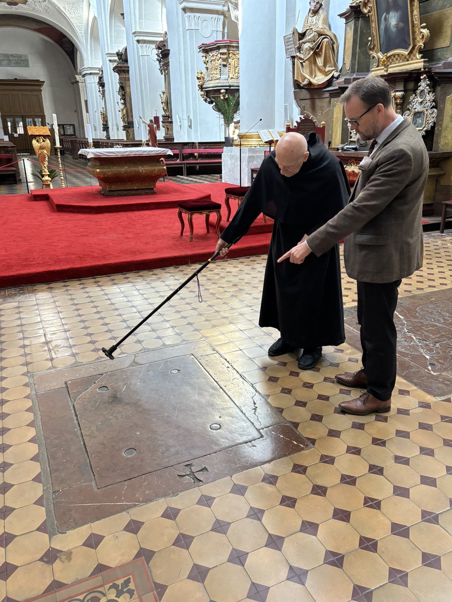 RKacinskas's tweet image. Fr. William Faix points to a possible burial site of Butautas in St. Thomas Church in #Prague. Butautas, son of Kęstutis, Grand Duke of Lithuania, fled exile after a failed power struggle &amp;amp; reached Prague around 1366. A vivid sign of centuries-old ties between Lithuania &amp;amp; Czechia