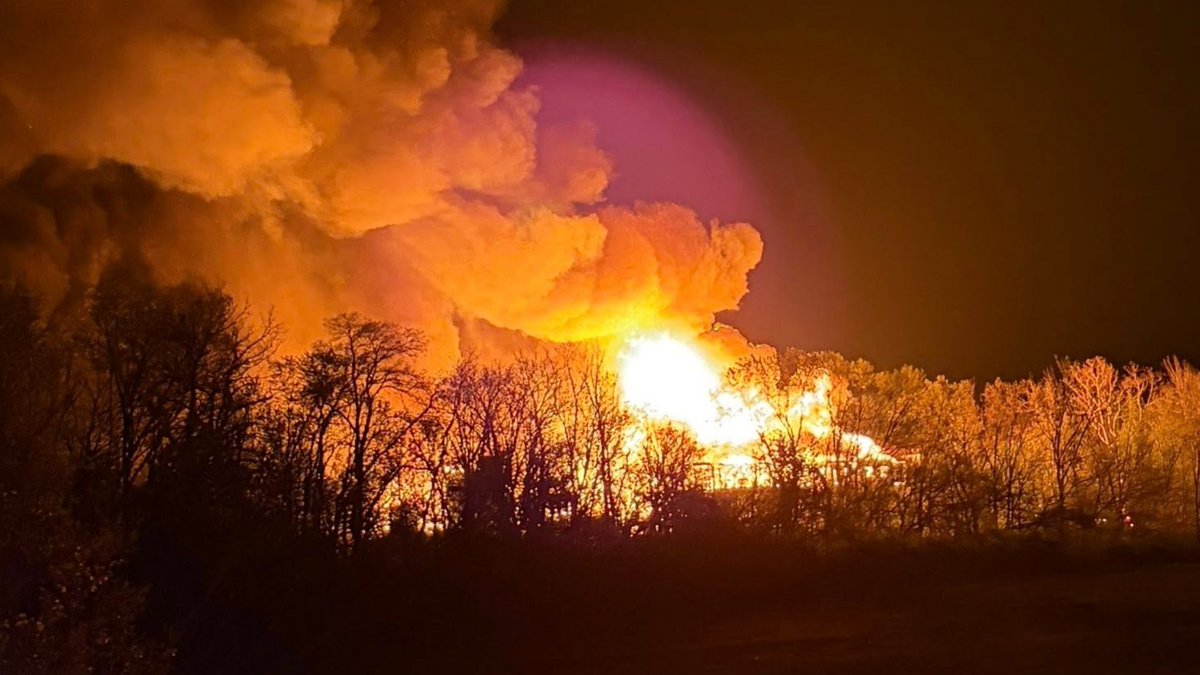 Globupdate's tweet image. 🚨 BREAKING: A large fire broke out at the Indiana Masonic Home/Compass Park facility in Franklin, Indiana.

The blaze started in a construction area during a major expansion project.

All 427 residents are safe
#Franklin #Indiana #sstvi