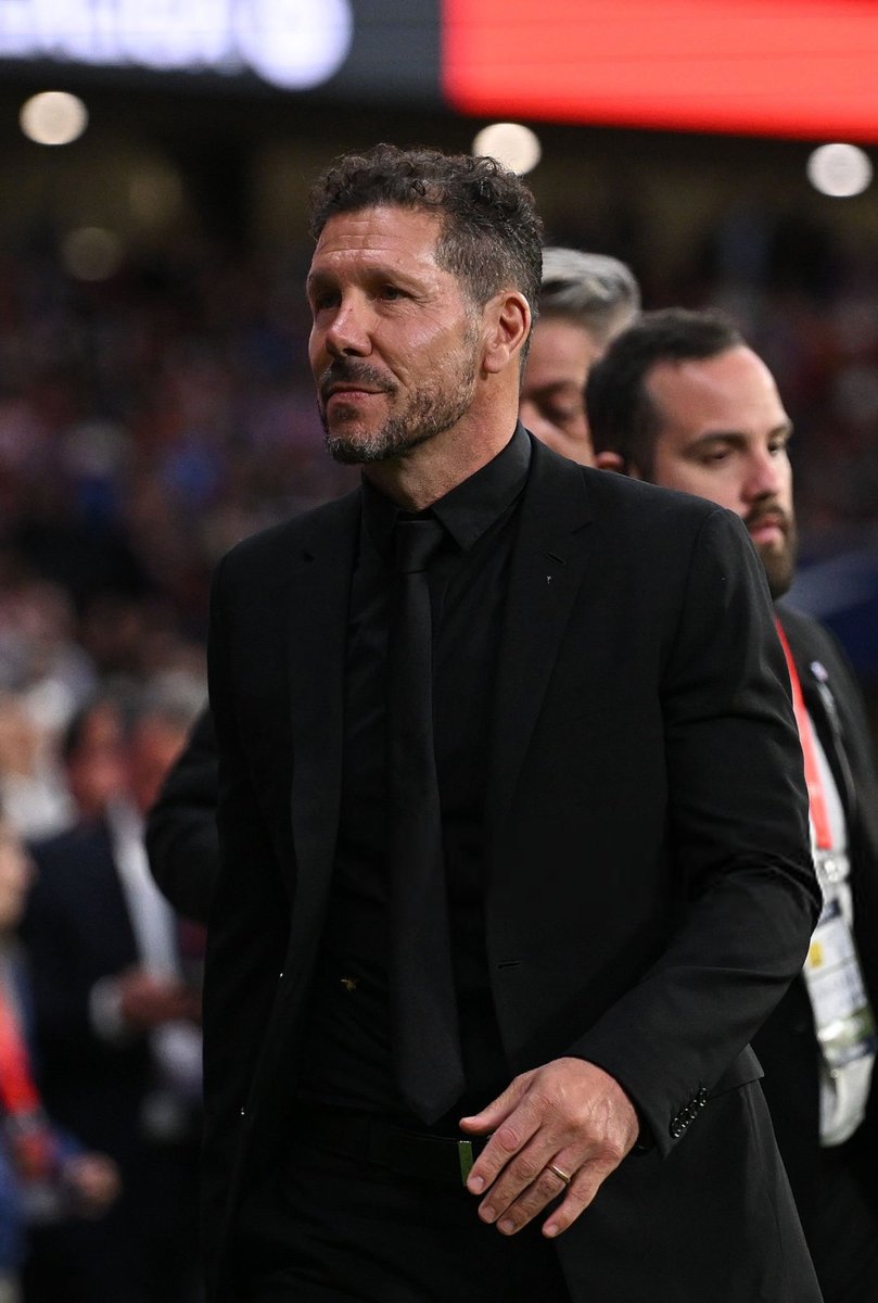 FCB World tweet media