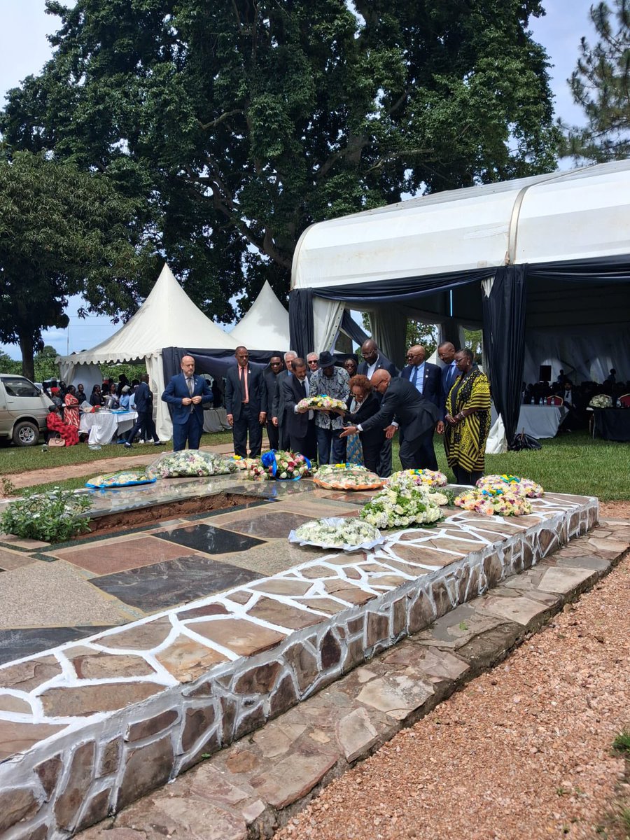 UNinUganda's tweet image. Today marks the 32nd commemoration of the Genocide against the Tutsi in Rwanda.
At Ggolo Memorial in Mpigi, @1ZuluLeonard joined partners to honour 4,771 victims.
We remember over one million lives lost and reaffirm our commitment to peace&amp;amp; humanity. #NeverAgain
@RwandainUganda