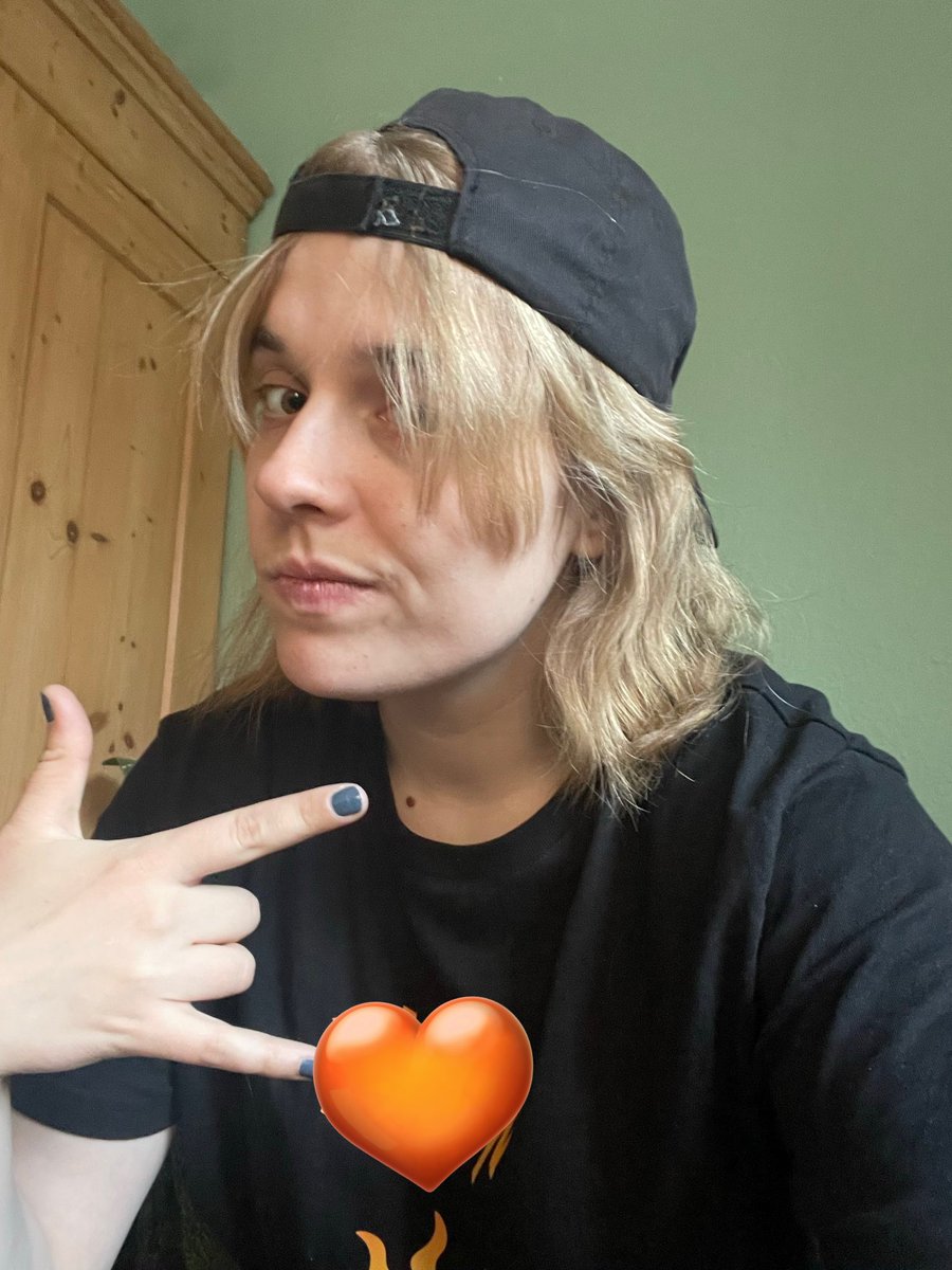 lena 🌌💛 tweet media