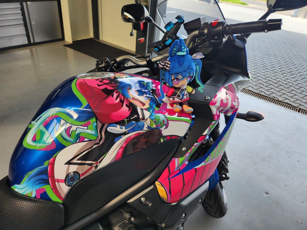 its_jinraven's tweet photo. It's done. Behold the Twin Turbo bike debut. 🏍 https://t.co/hXyZhruob9