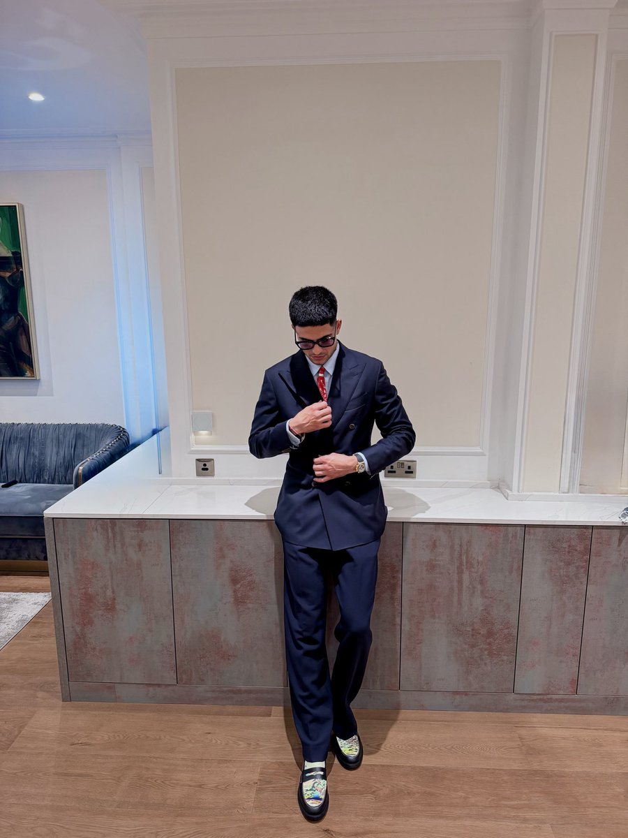 ShubmanGill's tweet photo. Quiet tailoring 👔 https://t.co/4p3jM1vVt8