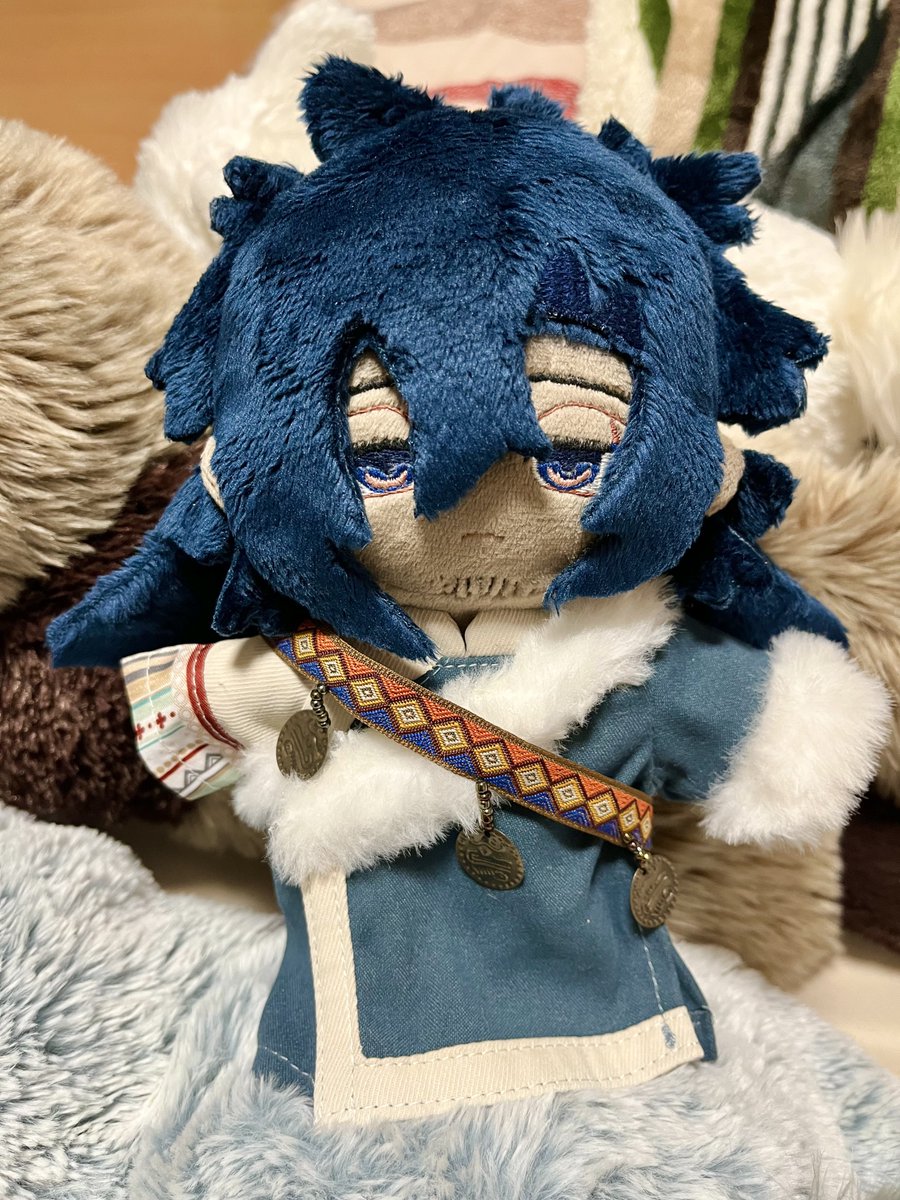 上着も着せてあげた　脚が完全に隠れるけどバランス的にちょうどいいね☺️🐦‍⬛