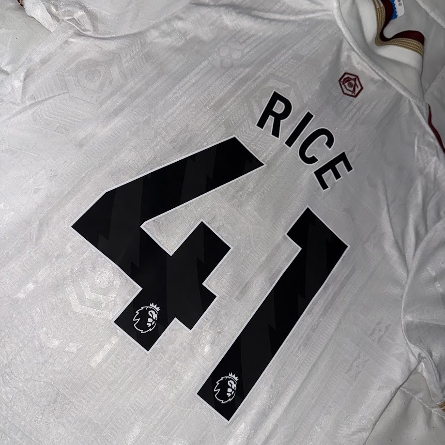 LACOBRAAA Out of Context tweet media