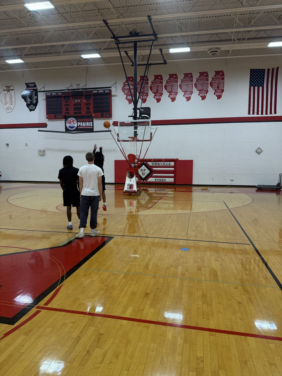 Foxes Basketball tweet media