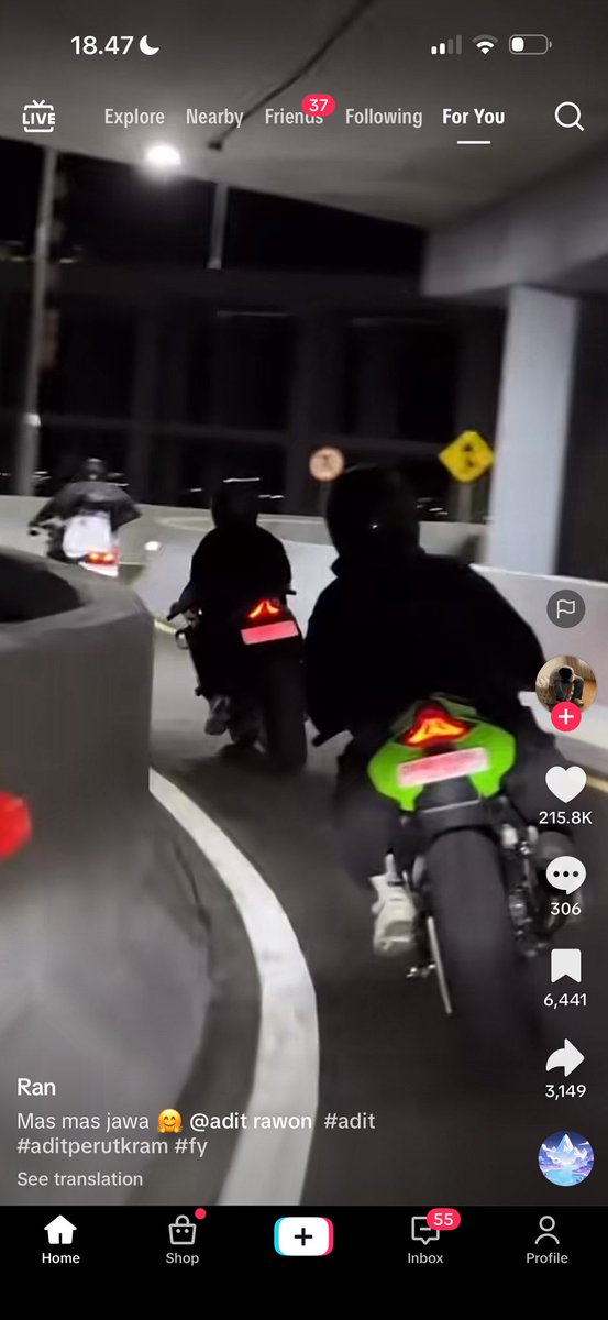 F U N G I tweet media