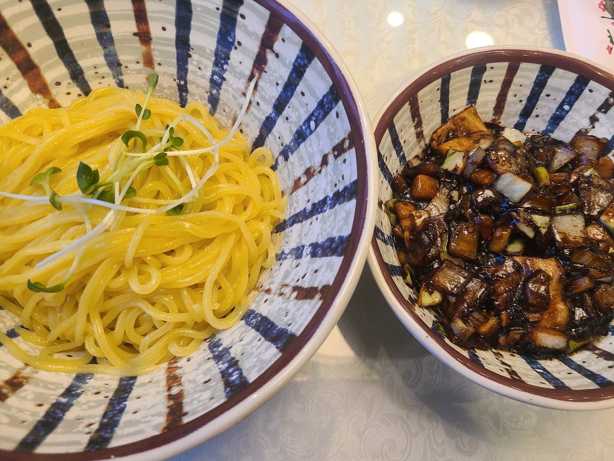 Catgroove tweet media