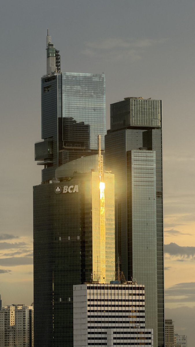 Julian  tweet media