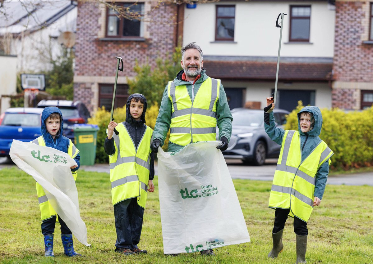 TLC_Limerick's tweet photo. The rain couldn’t dampen our spirits! ☔️

Some more photos from Good Friday! Well done to everyone who got involved.

Thanks to everyone who made it one to remember! Luimneach abú! ♻️

📸 Arthur Ellis 

#teamlimerickcleanup #TLC2026 https://t.co/aupSwVVrrm