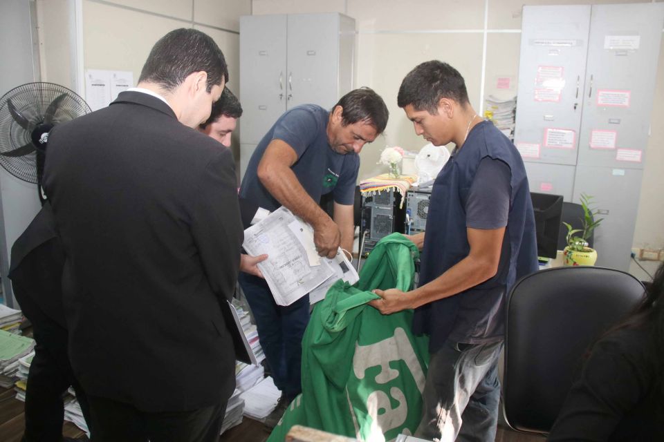 🔴Prosigue depuración de papeles en juzgados del fuero Civil y Comercial: 1.367 kilos reciclados

➕Info pj.gov.py/notas/29662-pr…