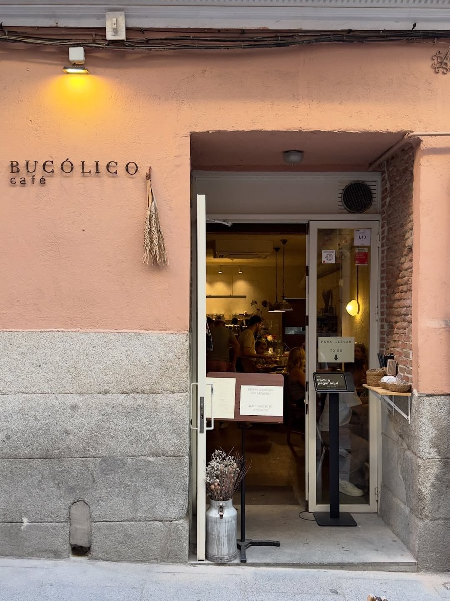 TheeVibeGuide's tweet photo. Bucรณlico Cafรฉ, Madrid. โ๏ธ๐ช๐ธ
#Madrid #TheVibeGuide https://t.co/IsIUlZvE5o