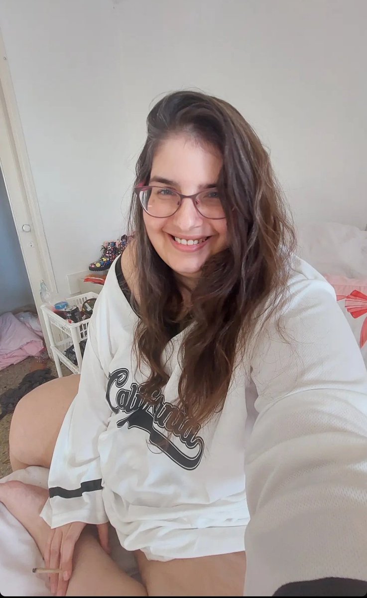 Shani R (F) tweet media