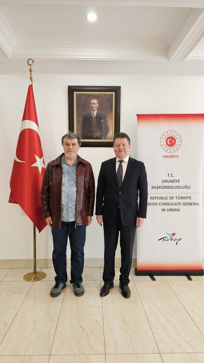 TC_UrumiyeBK's tweet photo. Sayın Tahran Büyükelçimiz Hicabi Kırlangıç Başkonsolosluğumuzu ziyaret etmiş, sunulan hizmetler hakkında bilgi almıştır. https://t.co/Ygz1kwWeje