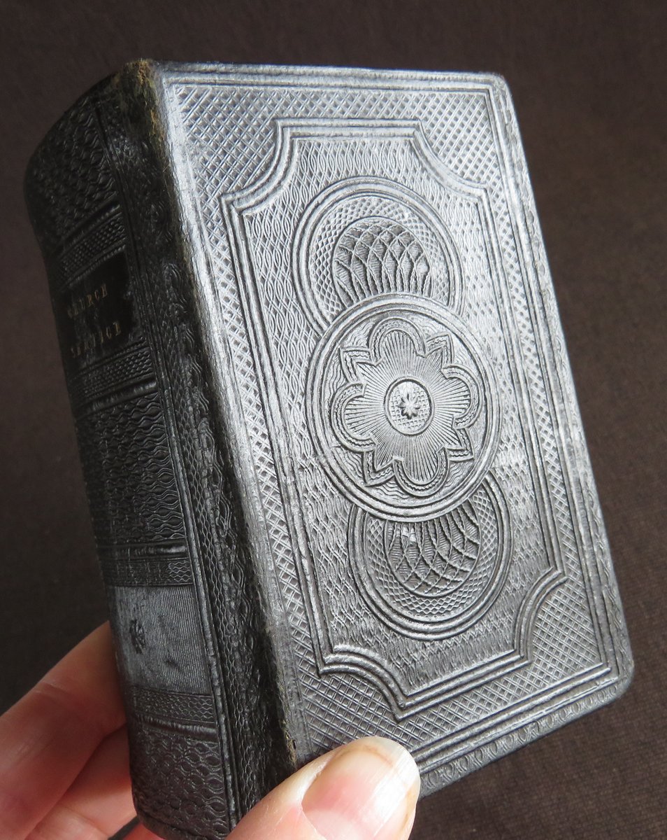 wisdompedlars's tweet photo. POCKET SIZE 'SOMBRE' STYLE ORNATE BINDING 1843 BIBLE COMMON PRAYER PSALMS
#books #antiquarian #bible #pocketsized #binding #bookcommonprayer #prayer #psalms #sombre #Christian #19thcentury #bookauction https://t.co/OTcAcy5150 https://t.co/qJlB4kMZbL