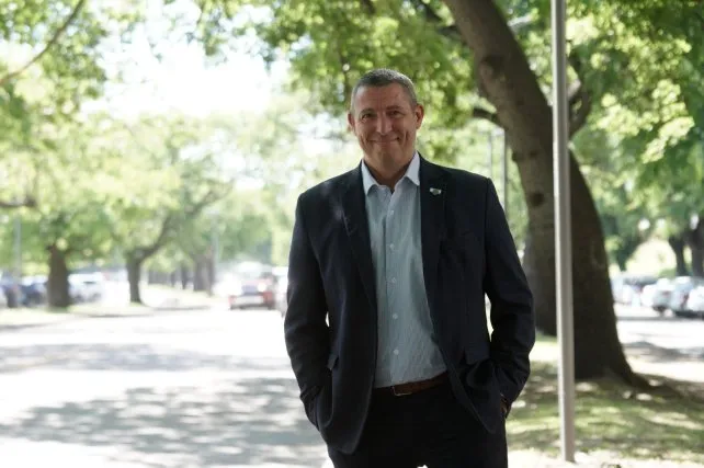 LT8 am830 tweet media