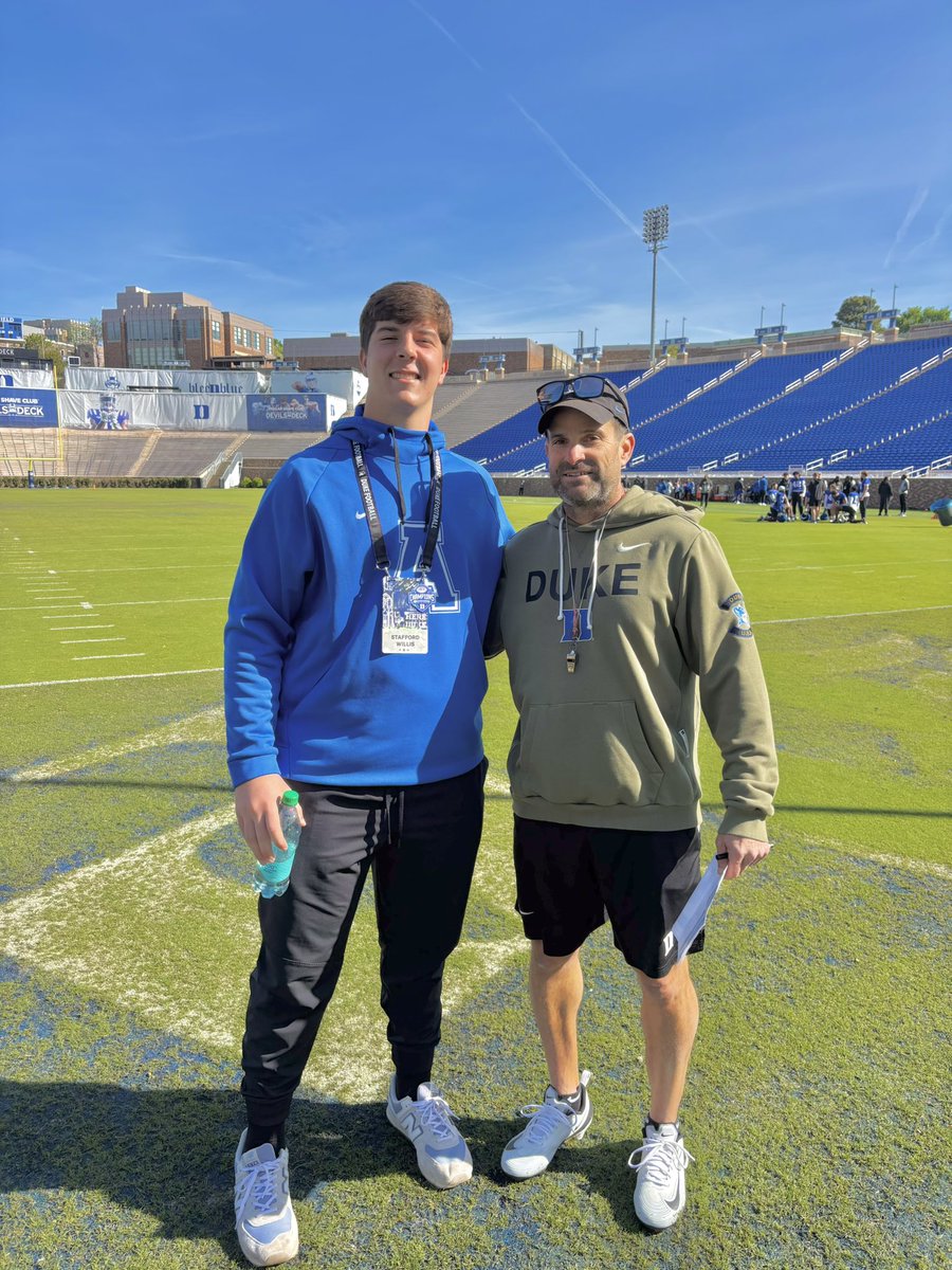 Stafford_55's tweet photo. Great visit to @DukeFOOTBALL - elite all around. Appreciate the hospitality! #GoBlueDevils #LetsGoDuke ๐ตโช๏ธ
@Coach_MannyDiaz @JeffNorrid1 @AShep79
@ArabFBall @KyleRouton https://t.co/m3ifiHYU8f