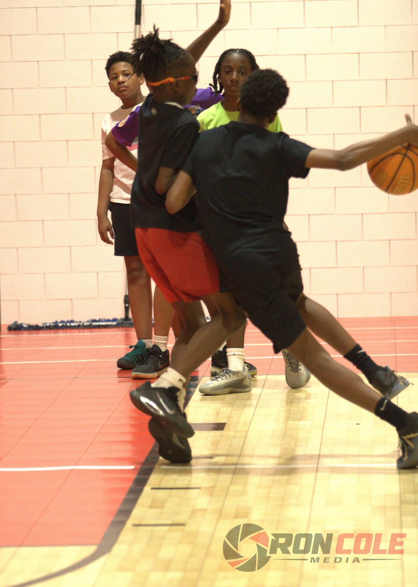 RonColeMedia1's tweet photo. @GametimeFundam1 
Contact Coach Fred Buckson for training and workout sessions today! (803)600-2320 https://t.co/ZDJeXIEx0N