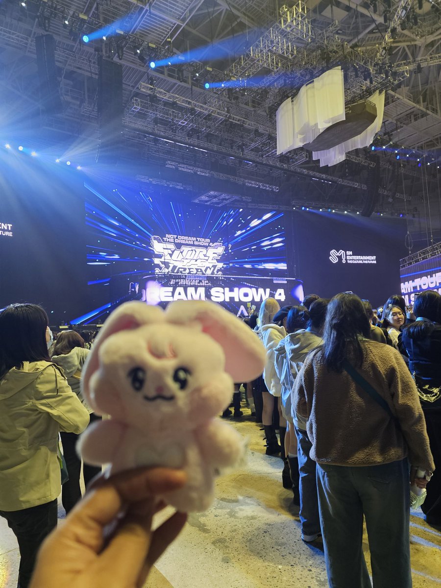 hyukknows's tweet photo. @orange62011 hiiii sorry for this late post, but thanks so much to you and also to your friend again for helping me get the ticket for TDS4 Finale! Thank you for the gift too! 💚 

If you need ticket bay help, please consider her~ veryyy easy and patient to transact with https://t.co/aZ4akp6HzI