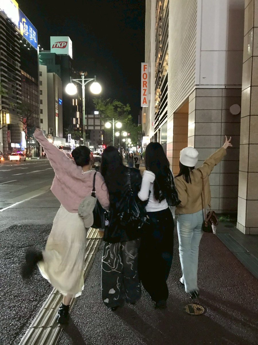 kynzeal's tweet photo. ずっとネイルさせてくれてありがとね🥰
皆がいてくれて毎日お仕事楽しかったなぁ
寂しい🥹ᩚ🥹ᩚ https://t.co/SFhfWxssTk