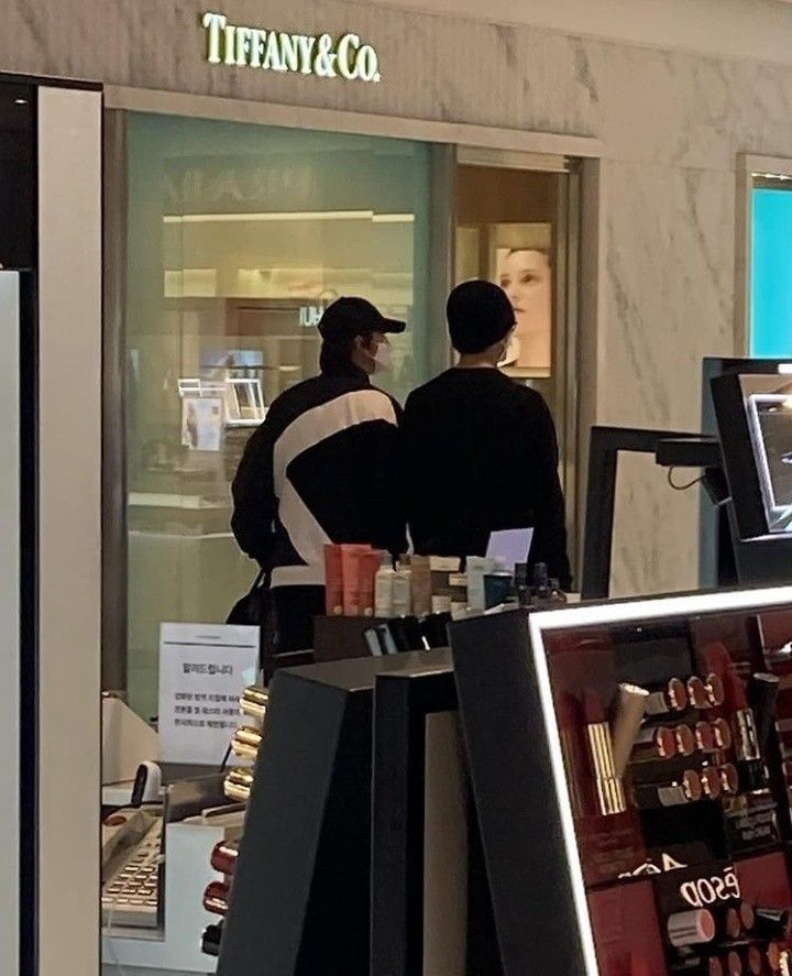 echil 🪐 tweet media