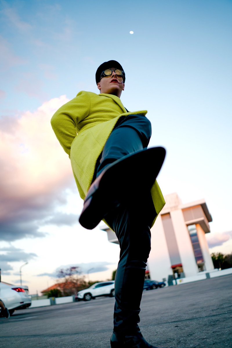 Daily Dark Sides 💜💛💚(🧡) tweet media