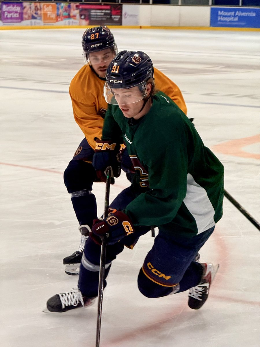 flamesicehockey's tweet image. A few snaps from our final training session before playoffs get underway 📸

#Guildford | #FlamesIHC | #IceHockey