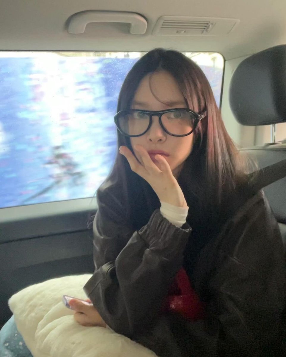 WORSTPETAL's tweet photo. ⠀

     ꒰  #LITNATION  ꒱
     ꔫ   ⎯⎯⠀ .  🌹

💭  𝗛𝗔𝗥𝗨𝗠 These days the weather has been unpredictable. Don’t forget to take your vitamins and stay healthy, okie? 🤙

⠀ https://t.co/ULWwAdeWcd