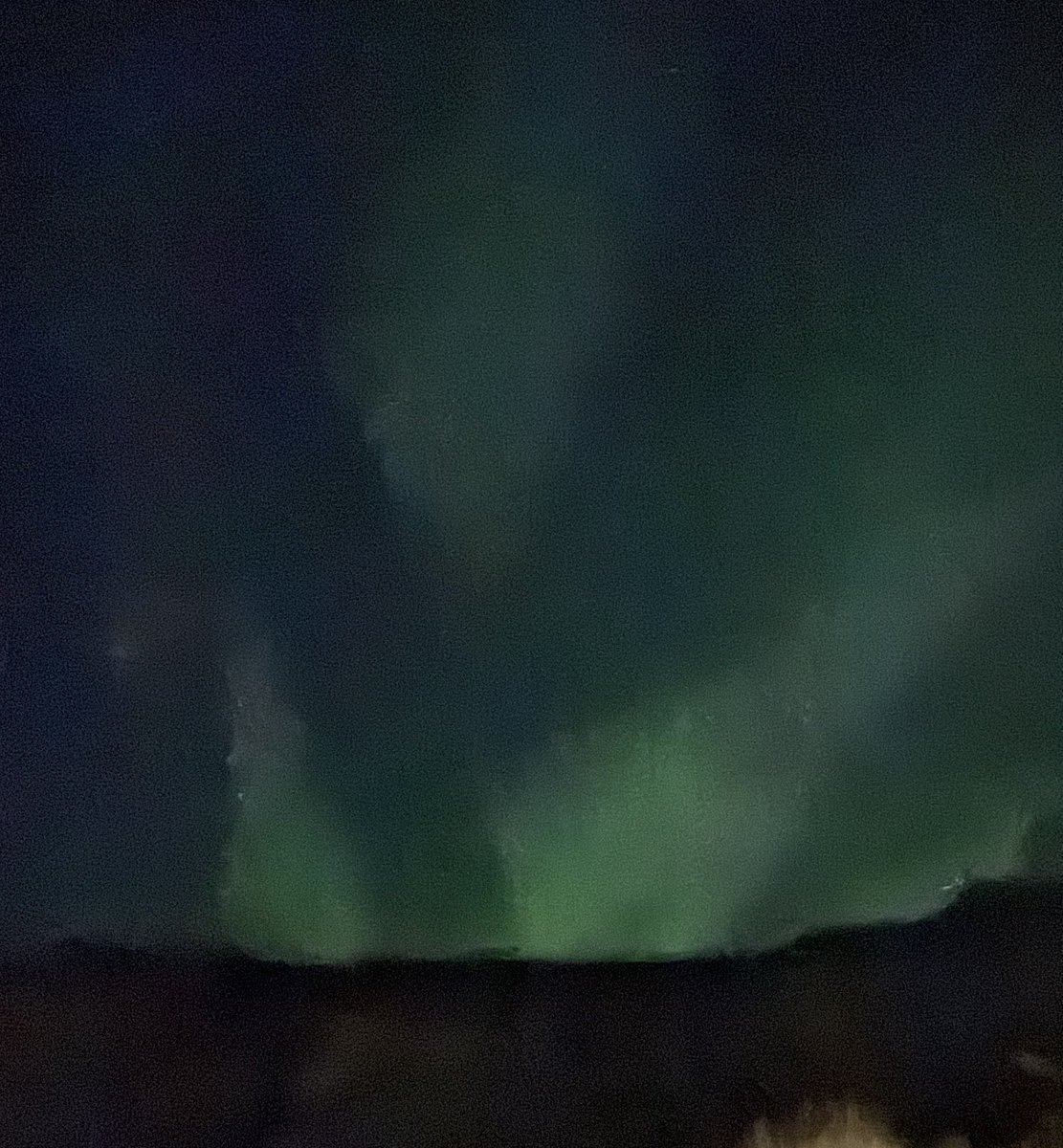 _rmbrjvgr's tweet photo. e quindi stanotte ho visto l’aurora boreale https://t.co/GjU0Jk95rr