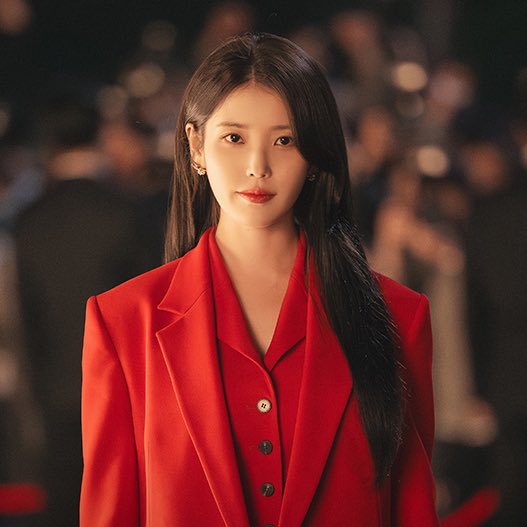 아이유 서포터즈 tweet media