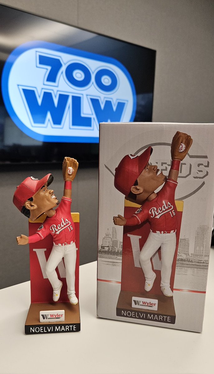 LanceMcAlister's tweet image. Saturday giveaway at GABP: Noelvi Marte game-winning catch last September vs Pirates. While supplies last. Gates open 2:40. 1st pitch 4:10. #Reds