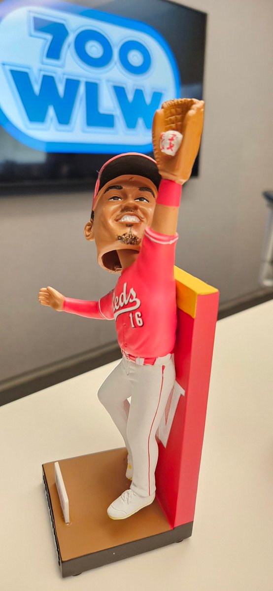 LanceMcAlister's tweet image. Saturday giveaway at GABP: Noelvi Marte game-winning catch last September vs Pirates. While supplies last. Gates open 2:40. 1st pitch 4:10. #Reds