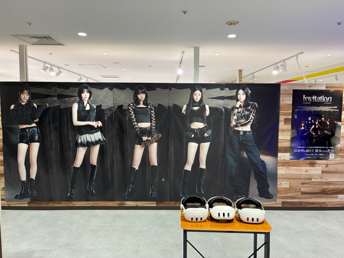 le_sserafim_jp's tweet image. ／
#LE_SSERAFIM #VRコンサート
体験ブースがいよいよ本日からオープン🪐
＼

メンバー直筆サイン入りポスターが当たるキャンペーンも🎁！
ブースにてお待ちしております✨

#INVITATION
#LE_SSERAFIM_INVITATION
#LE_SSERAFIM_VRコンサート
#ゼロ距離 #神席 #最前列のその先へ