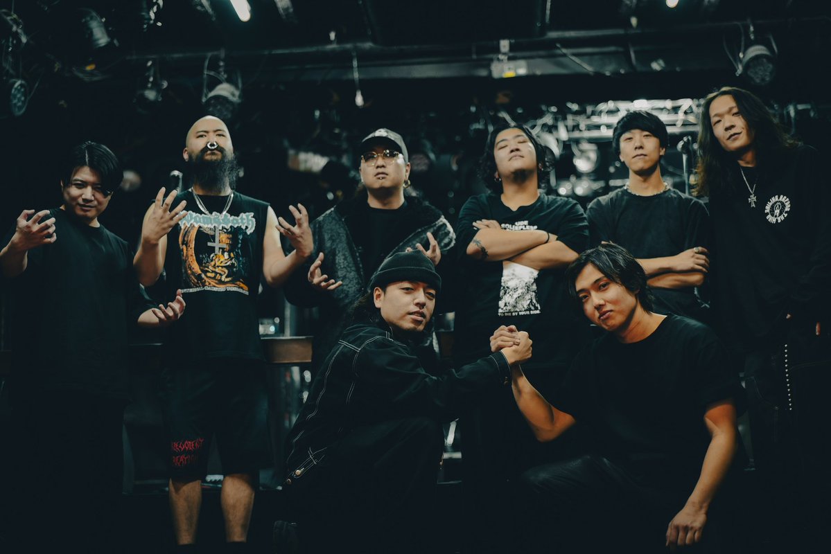 お知らせその②

活動を再開してからサポートボーカルとしてバンドを助けてくれたYuki <a href="/Yuki_11107/">Yuki Murakami</a> と新たにYuto <a href="/Y_Lostcity/">Yamashita Yuto</a> がボーカルとして加入致しました

これにてライブ時のドラマー除く全員が正規メンバーとなりました！
療養中のTaskも順調に回復していますのでもうしばらくお待ち下さい！