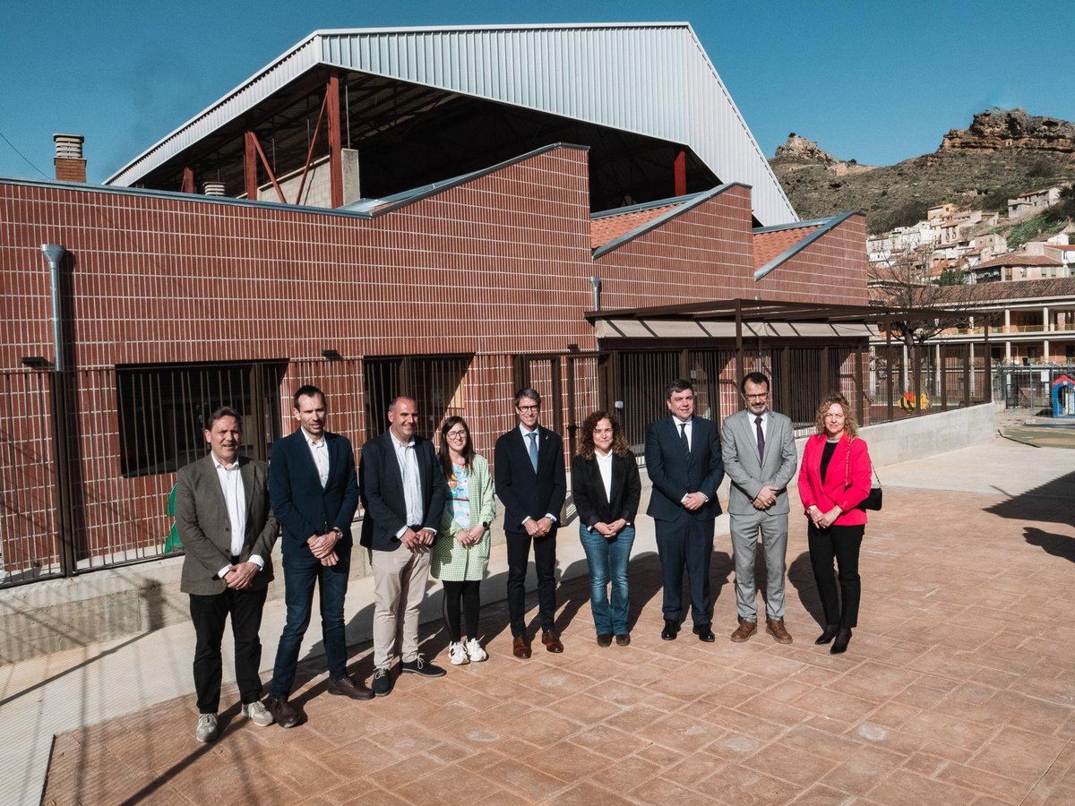 🖇️ La Escuela Infantil de Cervera amplía sus instalaciones con 13 plazas más y una inversión superior a 581.000 euros. En últimos 4 años se han creado 485 plazas, 300 de ellas entre 2024 y 2026. 

El presidente <a href="/CapellanGonzalo/">Gonzalo Capellán</a> ha visitado la escuela.

🖇️ actualidad.larioja.org/noticia?n=not-…