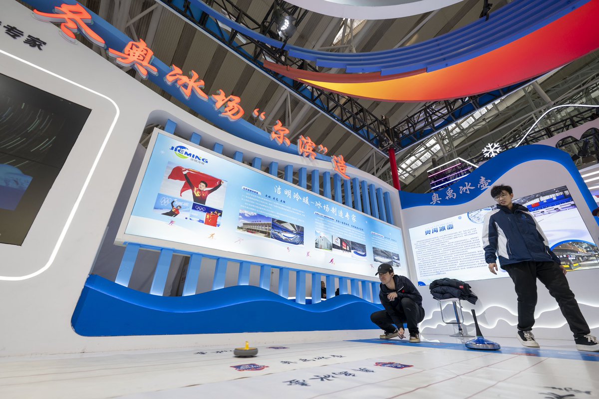 EDNewsChina's tweet photo. According to the "China Experience Economy Development Report (2025)", as of November 2025, the market size of China's experience economy has reached 18.4 trillion yuan, a year-on-year increase of 22.6%, leading the world in growth rate. https://t.co/b9V1lbc6kN