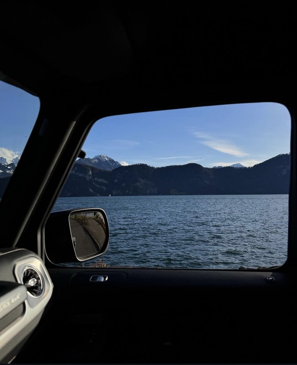 𝑒𝑙𝑦𝑟𝑎 tweet media