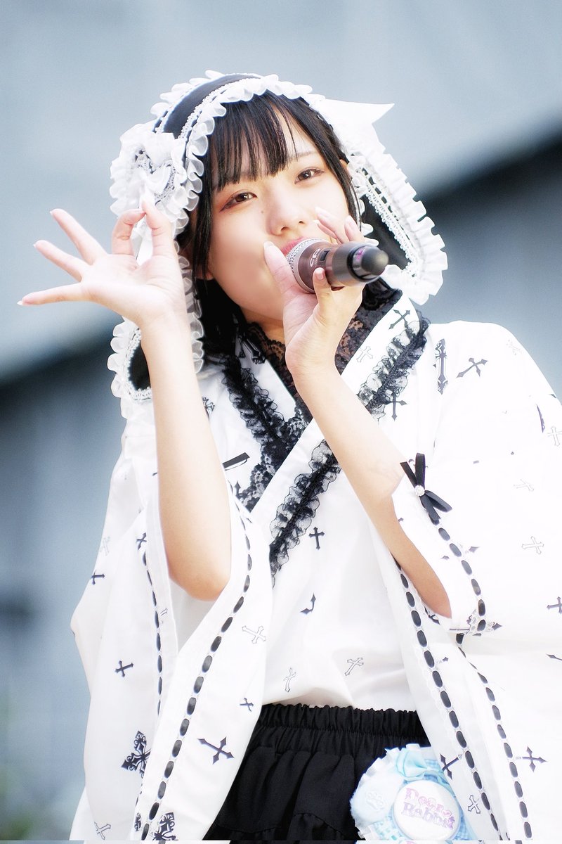 Hata_5810's tweet photo. 2026.4.5 静岡浅間神社廿日会祭『Dear♡Rabbit』②

#静岡アイドル #DearRabbit #でぃあらび #恋寧いと #白嶺るな #星渚せいら #天使らむ #ライブ写真 https://t.co/1nB8s2gNLl