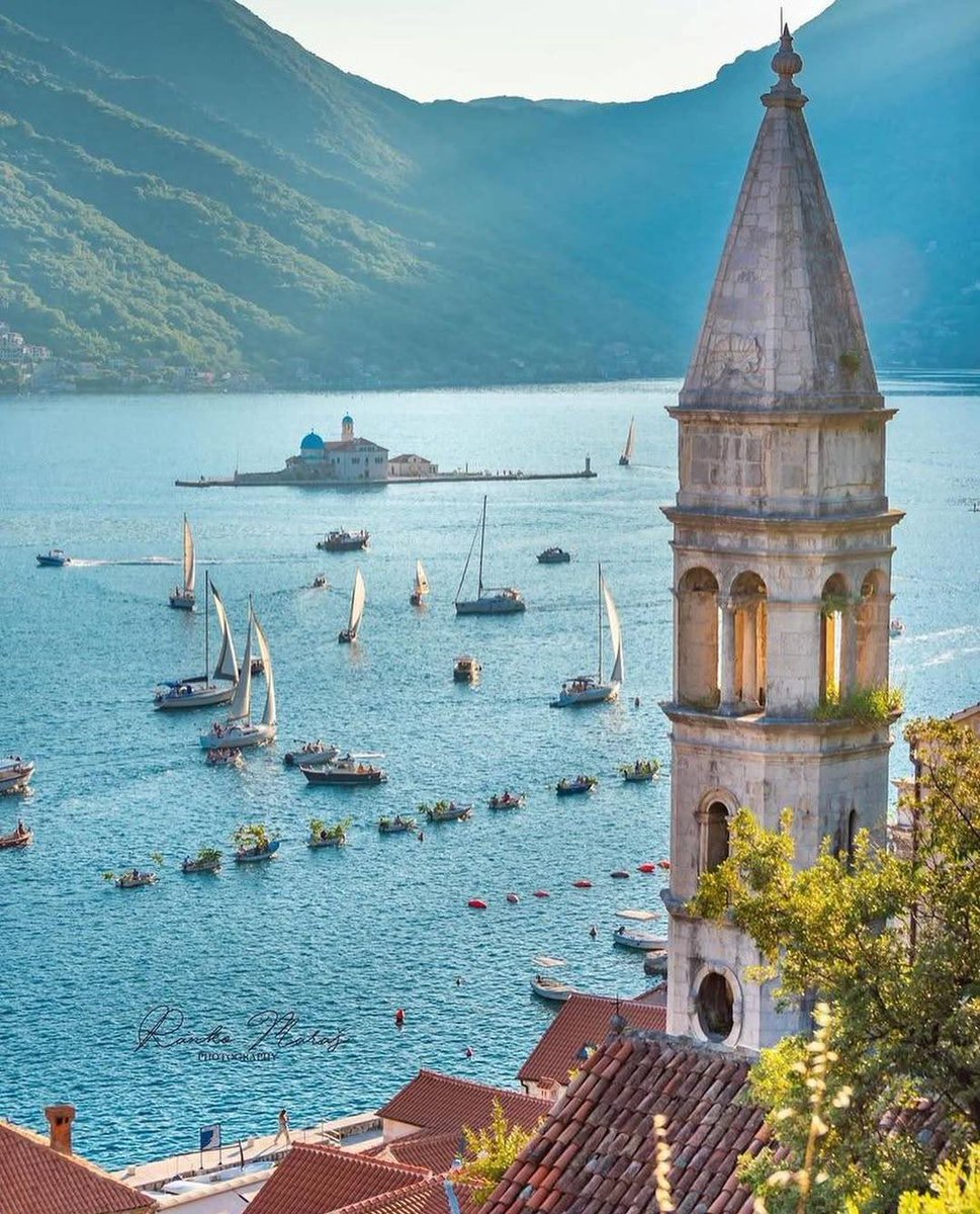 Old World Explorer tweet media