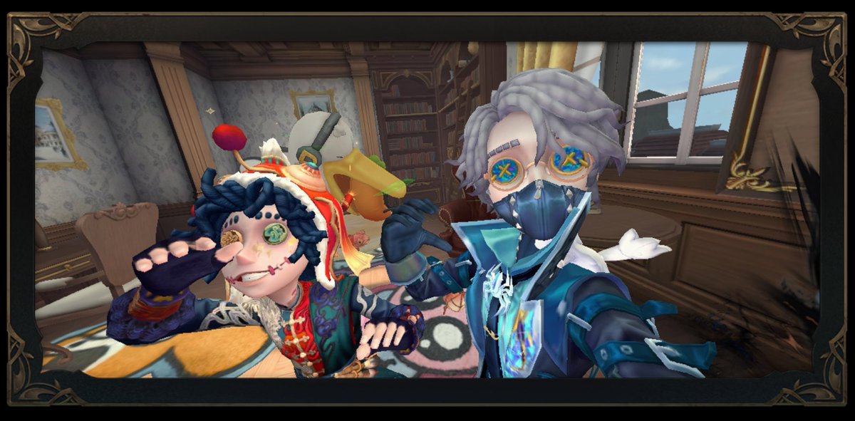 ฉันกำลังเล่น Identity V อยู่ คุณอยากเล่นหรือเปล่า