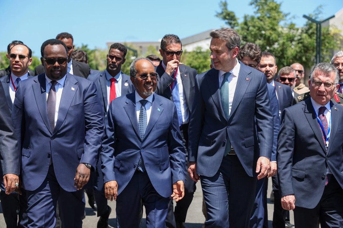 Villa Somalia tweet media