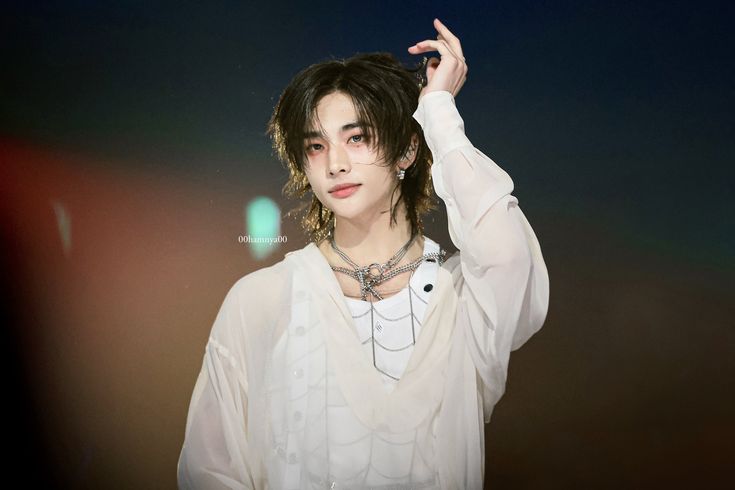ehamm_0's tweet photo. 진지하게 이 날은 스키즈 외모의 전설이라고 볼수있음.... 240602 K-WAVE... https://t.co/WKpq9IU17e
