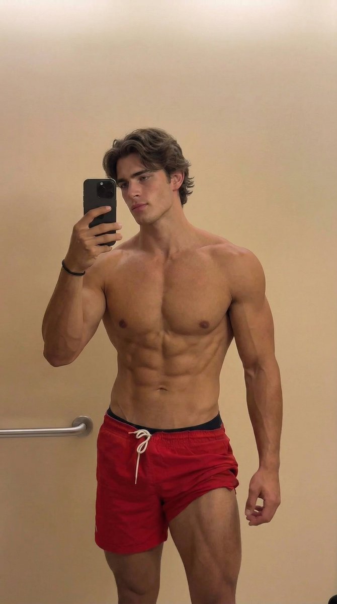 Lucas Holden tweet media