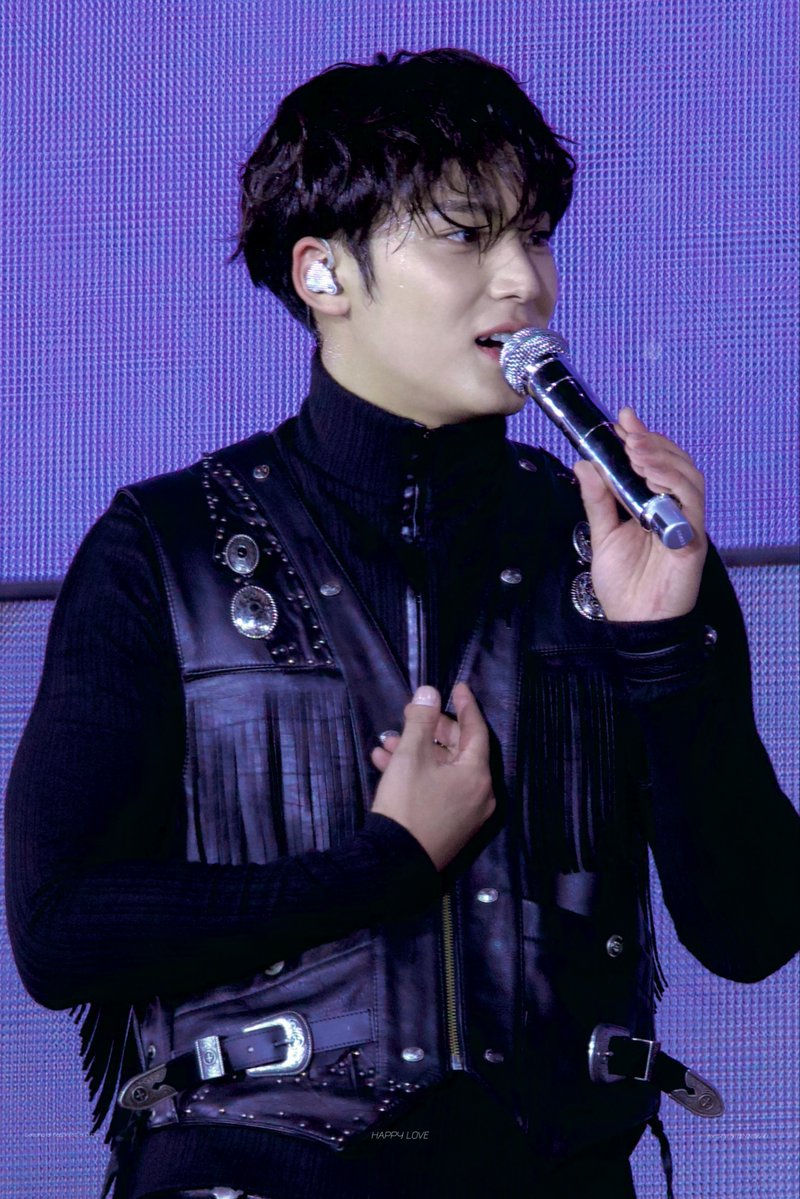 𝐇𝐀𝐏𝐏𝐘 𝐋𝐎𝐕𝐄 tweet media