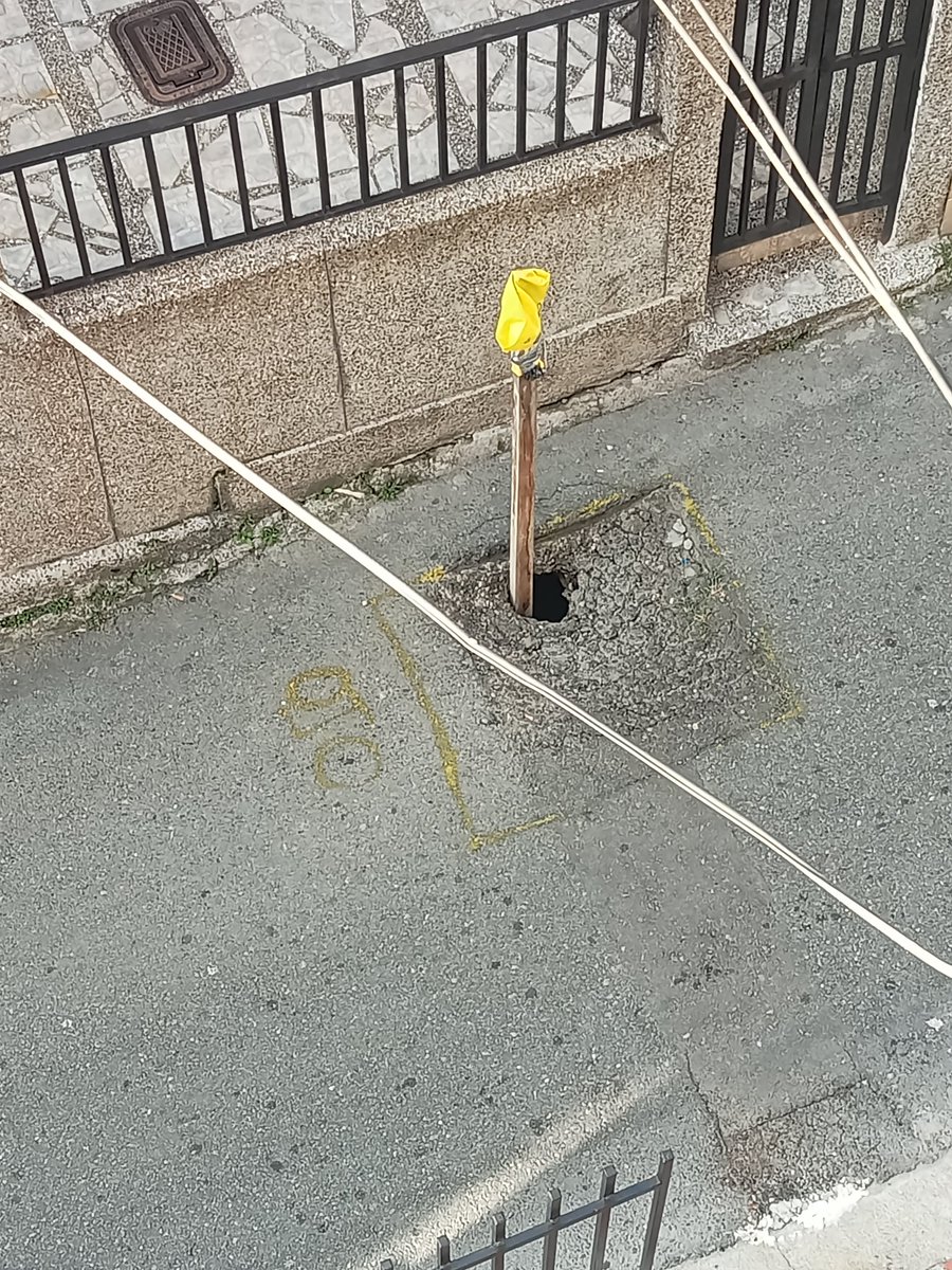 rigocomunicador's tweet photo. @AlcaldiadeBello @alcaldiadebello y @Lore_GonzalezOs, ¿Ya tienen reporte de este daño ubicado en la calle 25A entre carreras 58DD y carrera 59 en Barrio Nuevo?

¡Está que se abre el crácter de tu vida! https://t.co/4zsmx6C0FD