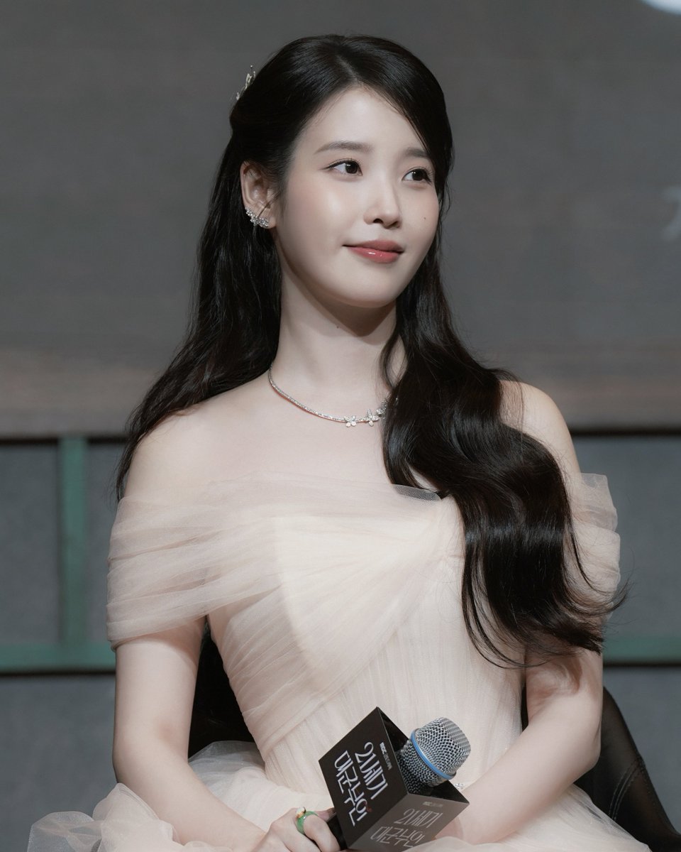 아이유 에델바이스 tweet media