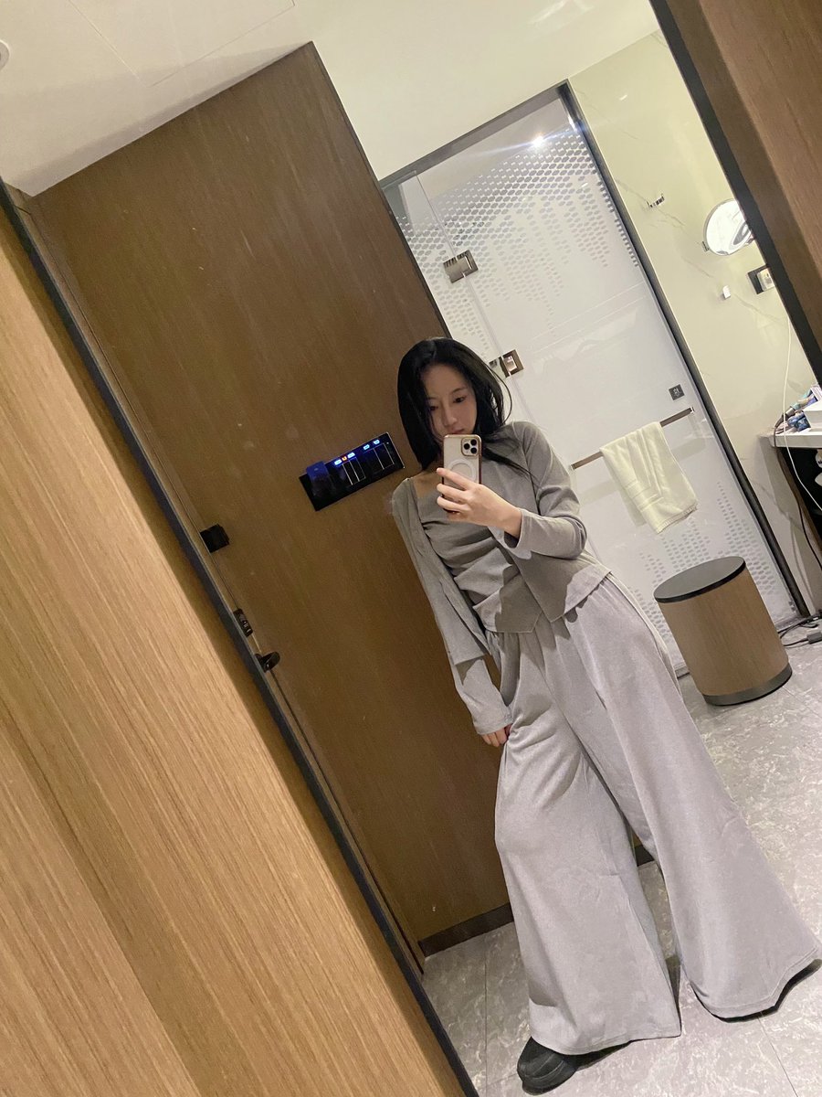 Silly Silky tweet media