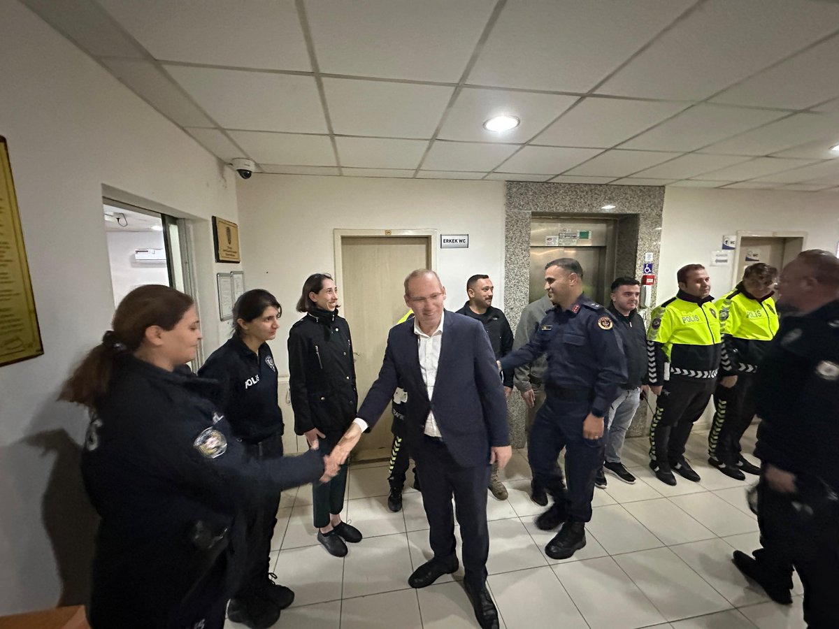 Kaymakamımız Sn. Mustafa Nevzat MERCAN ve İlçe Jandarma komutanımız J.Ütğm Özgür TEK  ile birlikte, Türk Polis Teşkilatının 181. Kuruluş yıldönümü nedeniyle İlçe Emniyet Müdürlüğünü ziyaret ederek tüm emniyet personellerimizin 10 Nisan Polis gününü kutladı.