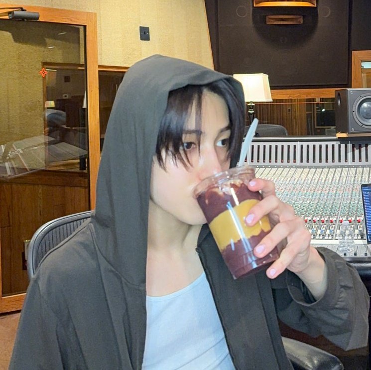 seonghyeon feed (@ESHFEED) on X