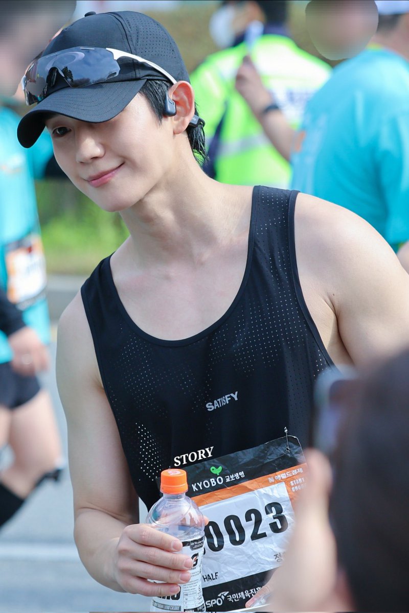 junghaein.holy tweet media